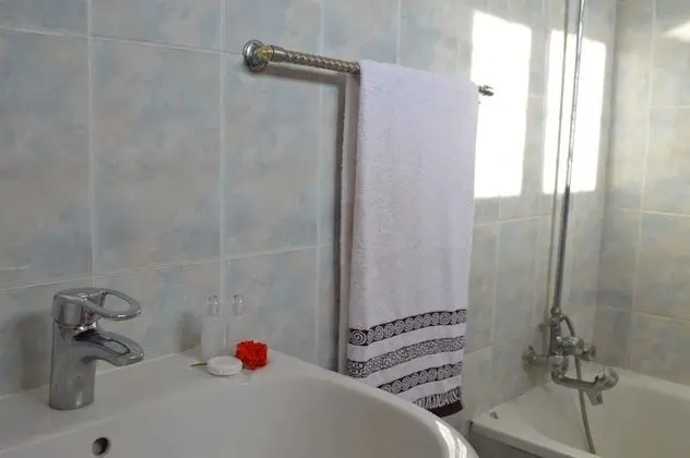 Tek Büyük Yataklı Oda, Ortak Banyo, Bahçe Manzaralı