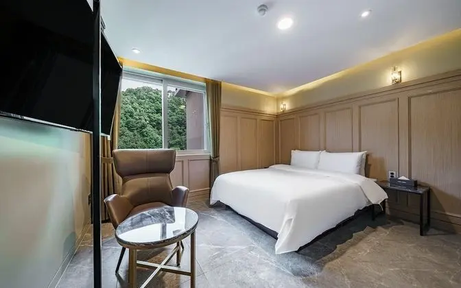 Oda (Sweet spa (two-person spa bath styler)