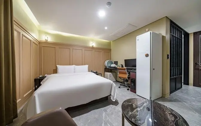 Oda (Sweet spa (two-person spa bath styler)