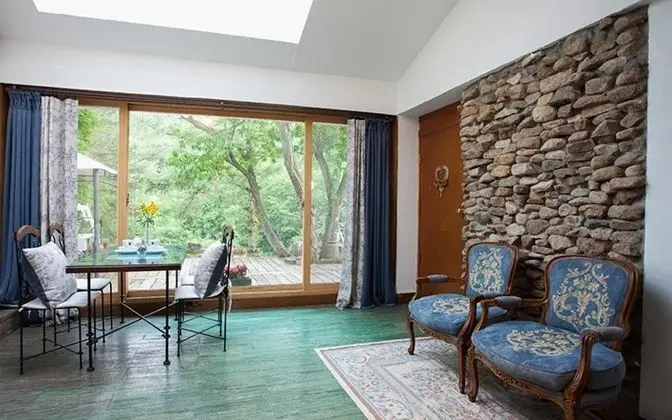 Oda (Mountain bird (skyspan through which )