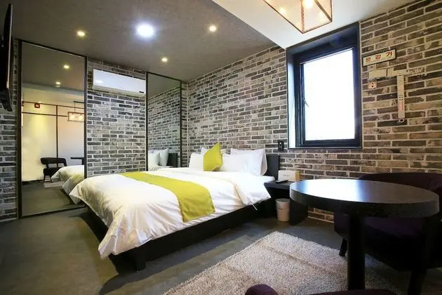 Oda (General room)