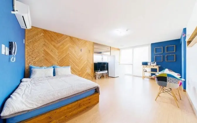 Oda (Room 302 Herringbone Room)