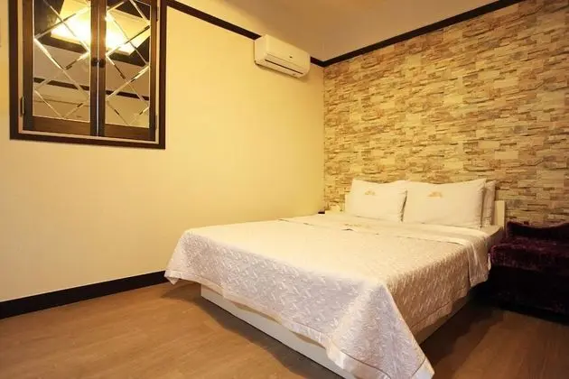 Oda (General room (electric vehicle chargi)