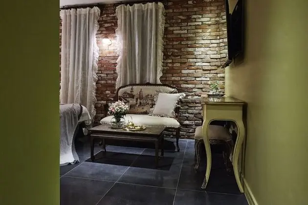 Premium Tek Büyük Yataklı Oda