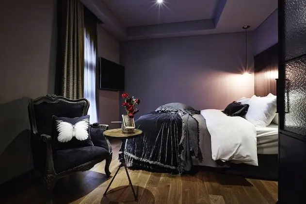 Premium Tek Büyük Yataklı Oda