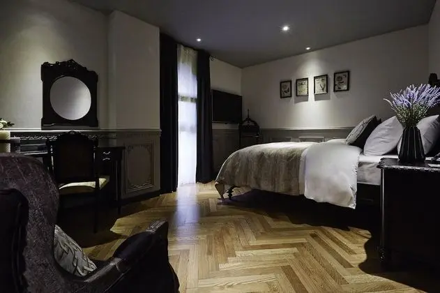 Premium Tek Büyük Yataklı Oda