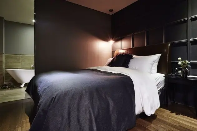 Premium Tek Büyük Yataklı Oda