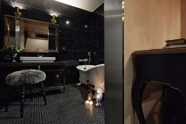Premium Tek Büyük Yataklı Oda