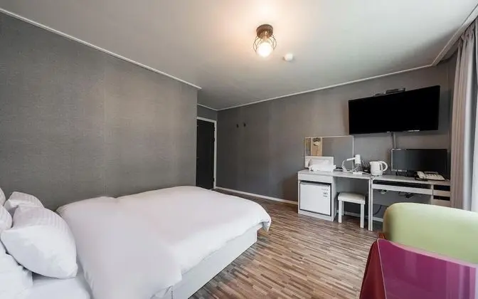 Oda (River View (no PC Netflix + Wave + Yo)