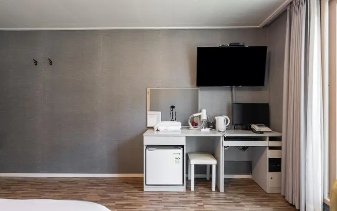 Oda (River View (no PC Netflix + Wave + Yo)