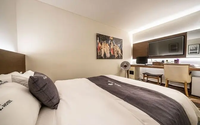 Oda (VIP (single room / 75 TV / bath / mas)