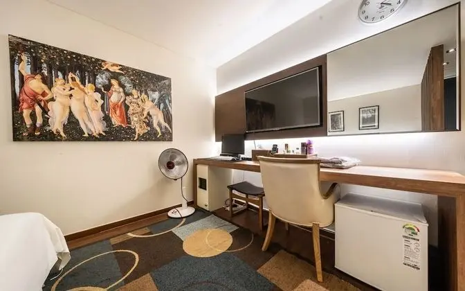 Oda (VIP (single room / 75 TV / bath / mas)