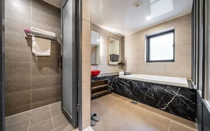 Oda (VIP (single room / 75 TV / bath / mas)