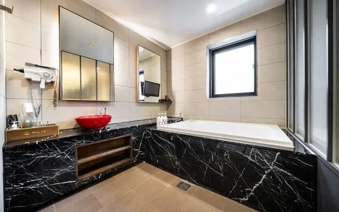 Oda (VIP (single room / 75 TV / bath / mas)