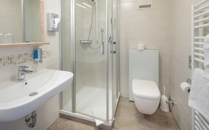 Comfort Tek Büyük Yataklı Oda