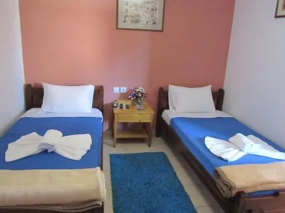 Tek Büyük Yataklı Oda (Top Floor)