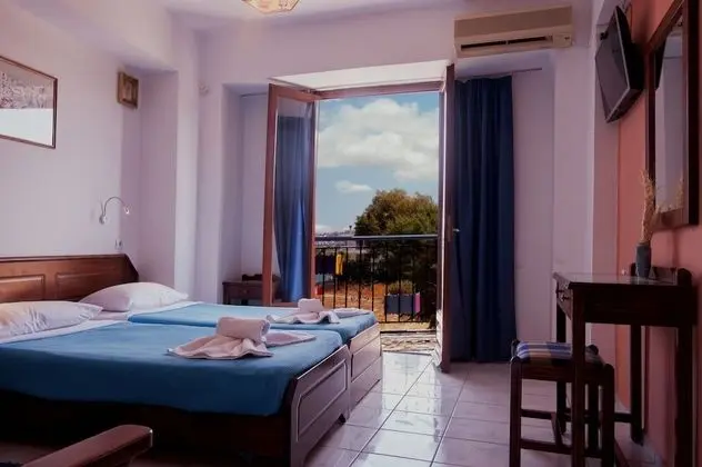Üç Kişilik Oda, Deniz Manzaralı
