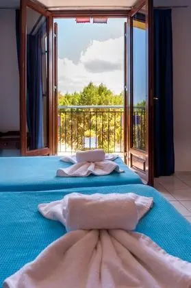 Üç Kişilik Oda, Deniz Manzaralı