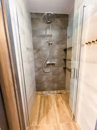 Basic Tek Büyük Yataklı Oda