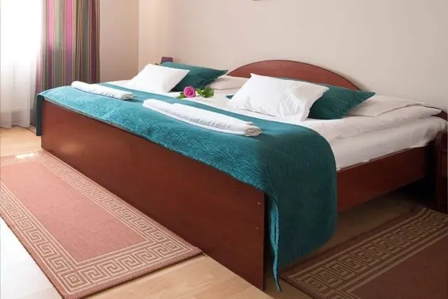 Comfort Tek Büyük Yataklı Oda