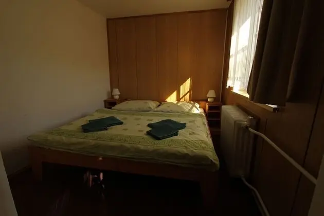 Büyük Yataklı Tek Kişilik Oda