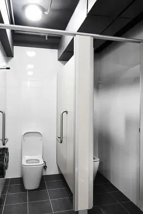 Ortak Ranzalı Oda, Sadece kadınlar için, Ortak Banyo