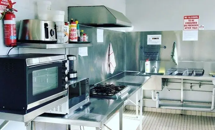 Tek Büyük Yataklı Oda, Ortak Banyo