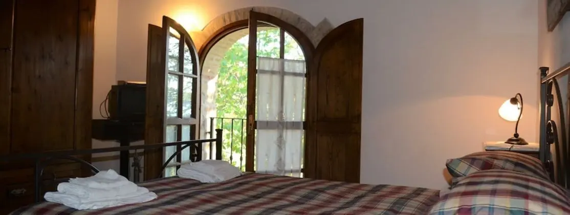 Tek Büyük Yataklı Oda, Ortak Banyo