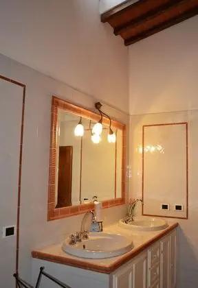 Tek Büyük Yataklı Oda, Ortak Banyo