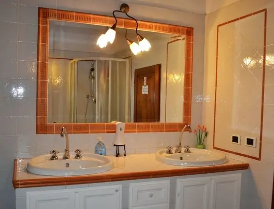 Tek Büyük Yataklı Oda, Ortak Banyo