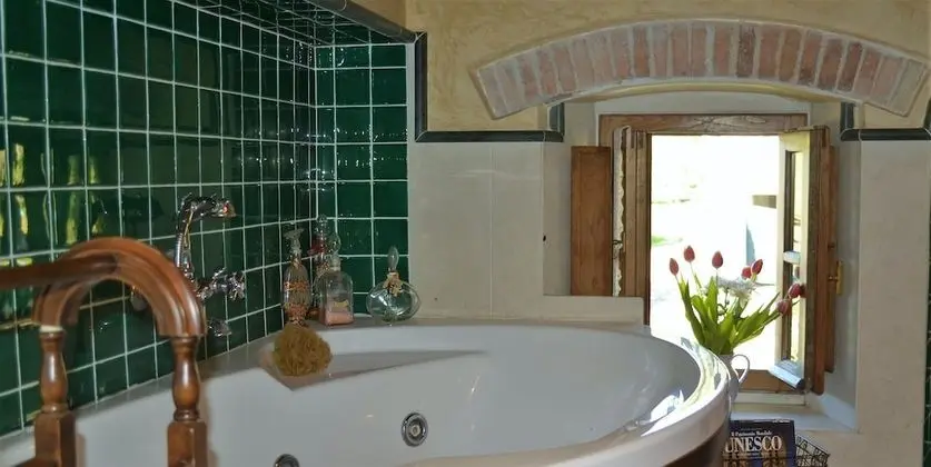 Üç Kişilik Oda, Ortak Banyo