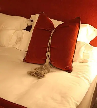 Junior Suit Deluxe King Bed
