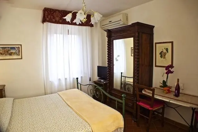 Tek Büyük veya İki Ayrı Yataklı Oda, Bahçe Manzaralı (Rosa)