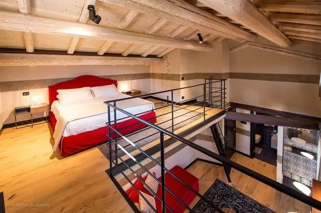 Süit, Havuz Manzaralı, Asma Kat