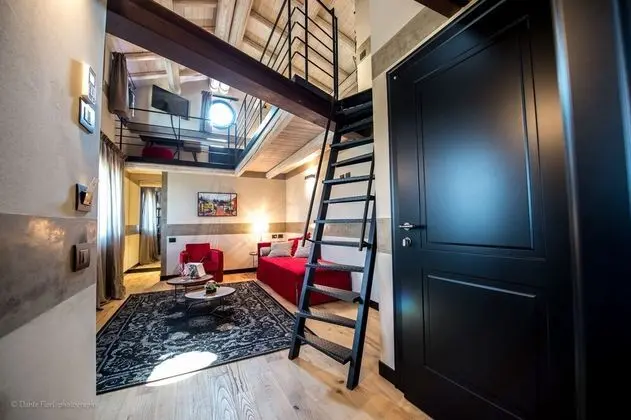 Süit, Havuz Manzaralı, Asma Kat