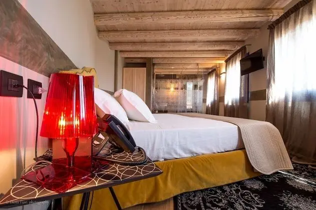 Tek Büyük Yataklı Oda