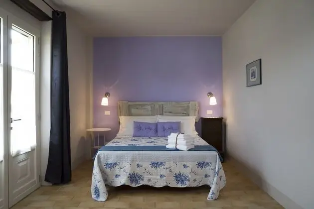 Deluxe Tek Büyük Yataklı Oda, 1 Çift Kişilik Yatak, Banyolu/Duşlu, Bahçe Manzaralı