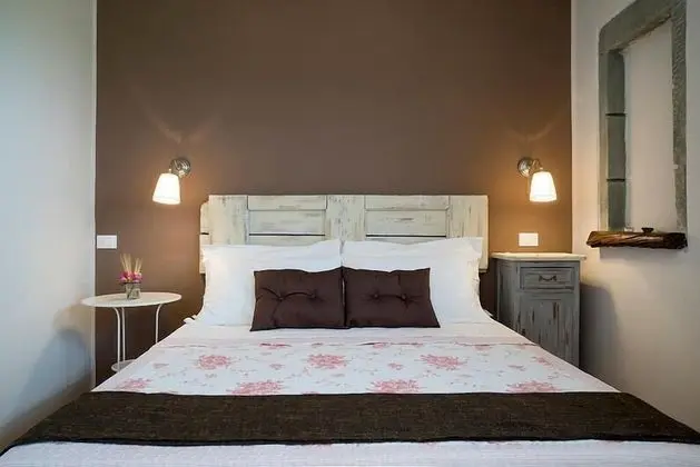 Deluxe Tek Büyük Yataklı Oda, 1 Çift Kişilik Yatak, Banyolu/Duşlu, Bahçe Manzaralı