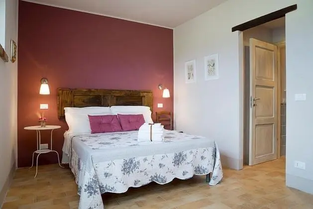 Deluxe Tek Büyük Yataklı Oda, 1 Çift Kişilik Yatak, Banyolu/Duşlu, Bahçe Manzaralı