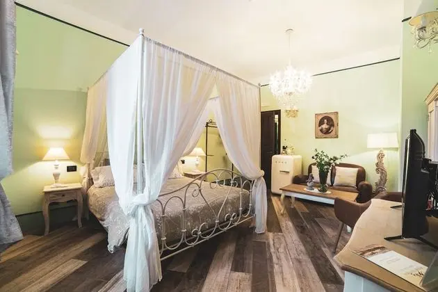 Classic Tek Büyük Yataklı Oda