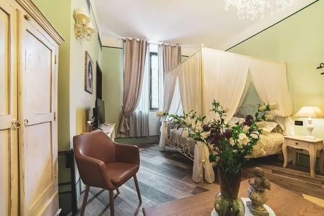 Classic Tek Büyük Yataklı Oda