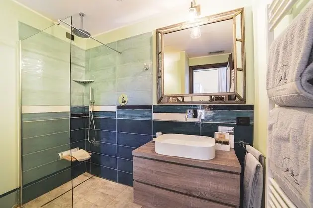 Classic Tek Büyük Yataklı Oda