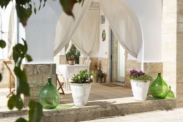 Standard Tek Büyük veya İki Ayrı Yataklı Oda, Teras, Bahçe Manzaralı