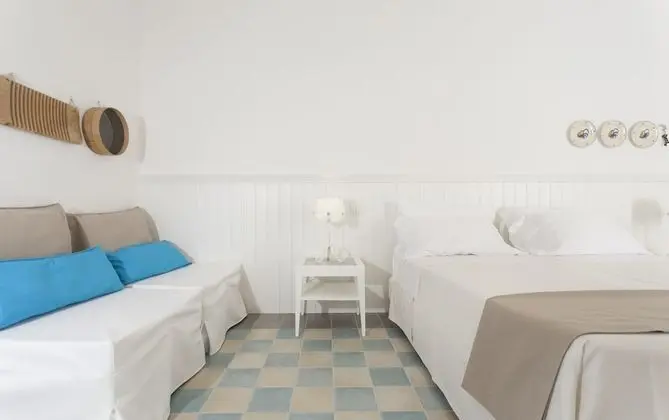 Superior Üç Kişilik Oda, Teras, Bahçe Manzaralı