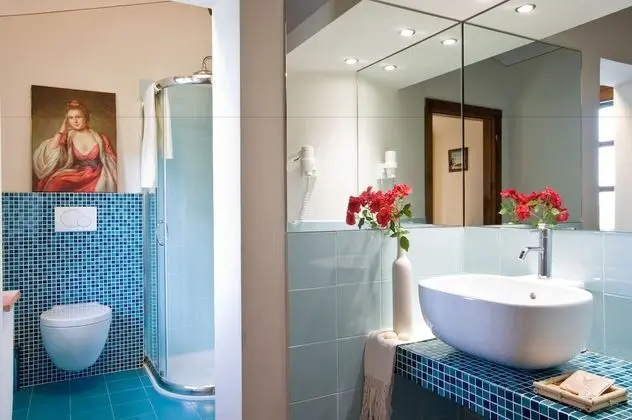 İki Ayrı Yataklı Oda, Ek Bina