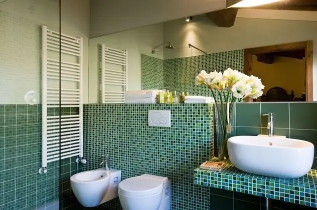 İki Ayrı Yataklı Oda, Ek Bina