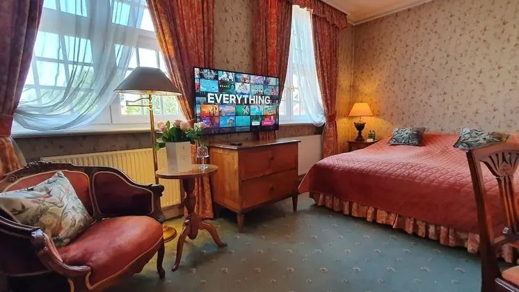 Deluxe Tek Büyük Yataklı Oda, Kanal Manzaralı