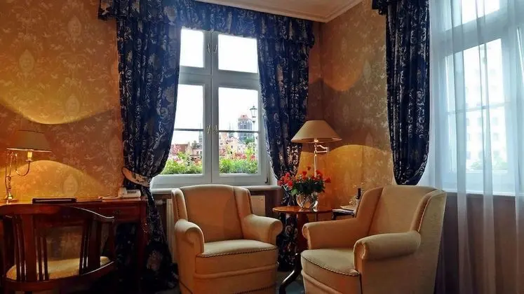 Deluxe Tek Büyük Yataklı Oda, Kanal Manzaralı