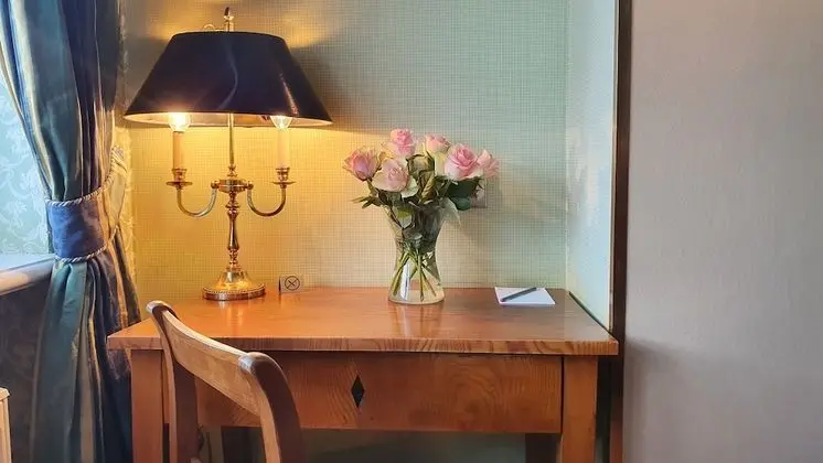 Deluxe Tek Büyük Yataklı Oda, Kanal Manzaralı
