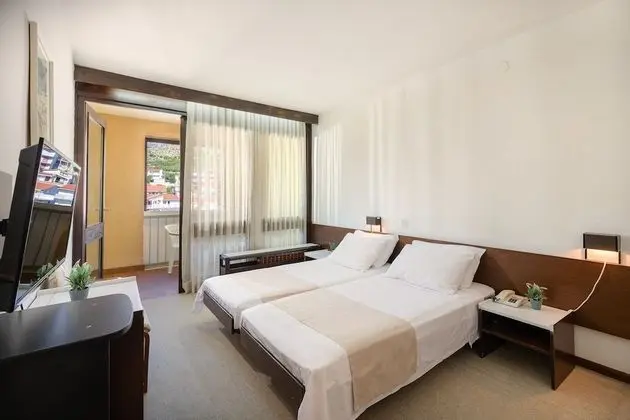 Standard Tek Büyük veya İki Ayrı Yataklı Oda